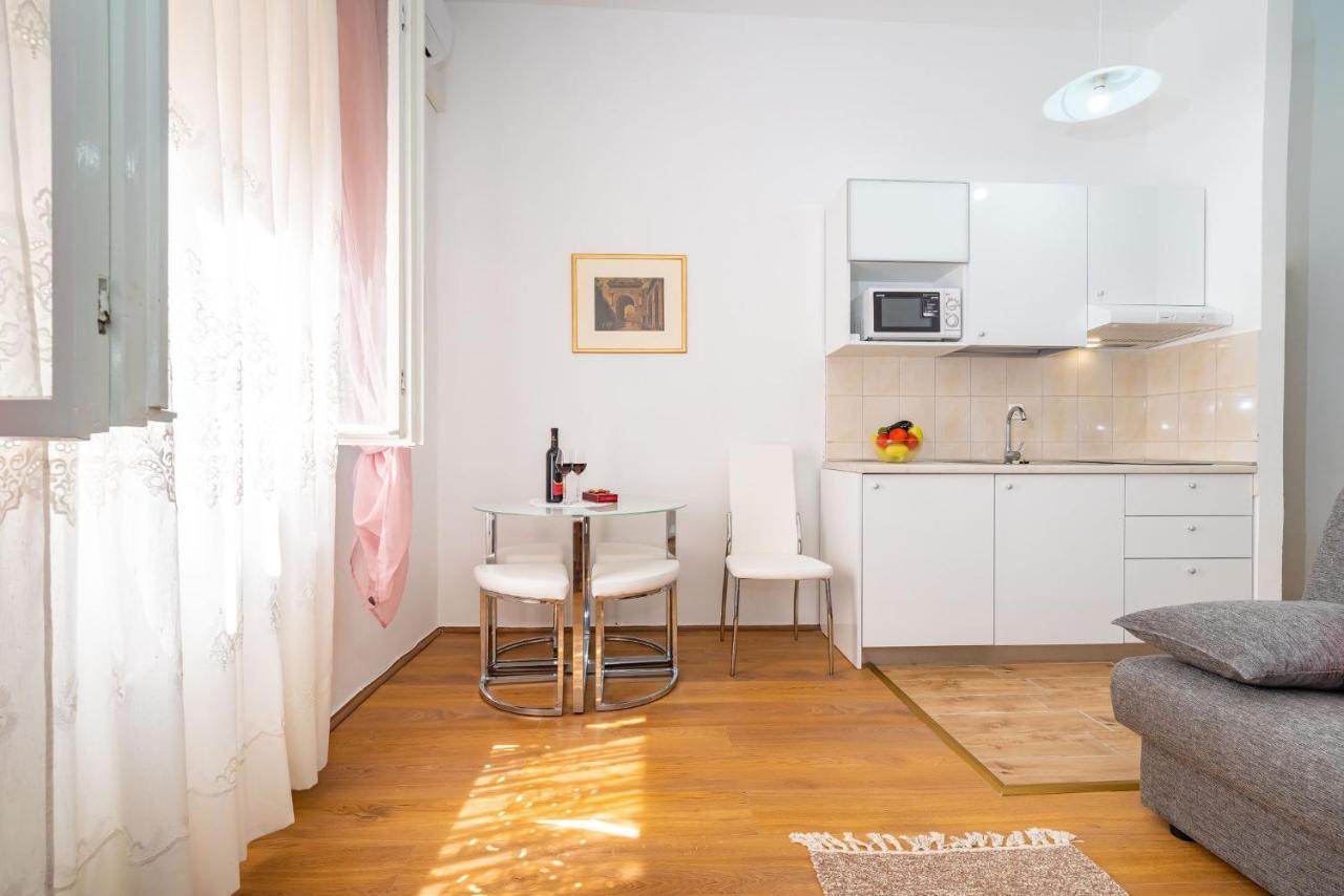 Apartment History Center