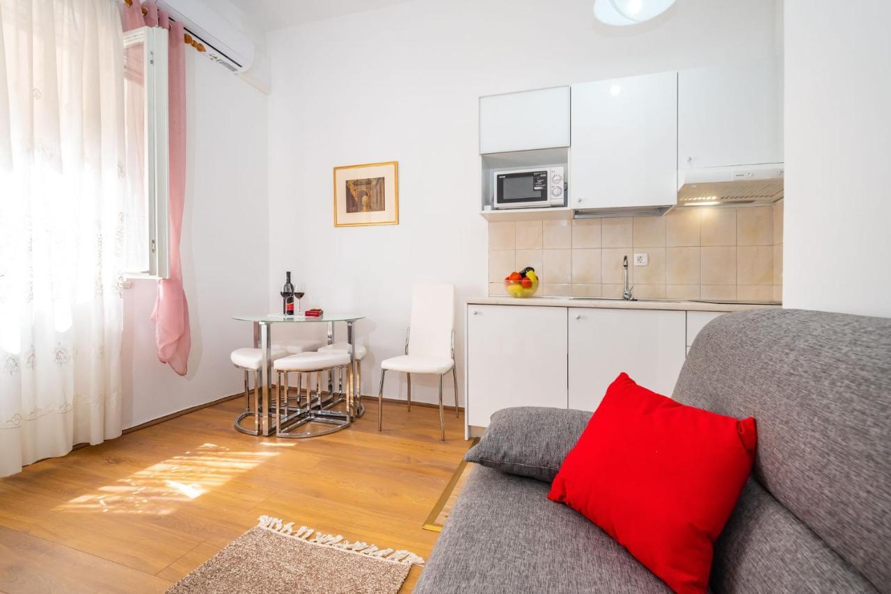 History Center Apartment *