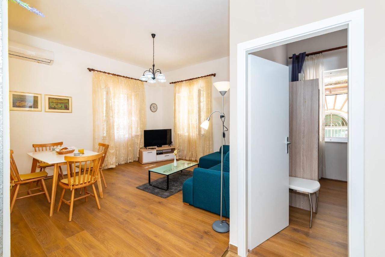 History Center Apartment *