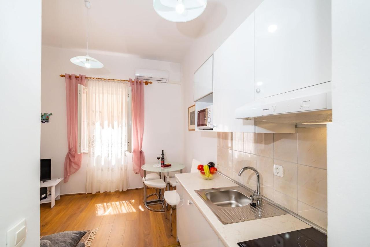 Apartment History Center *